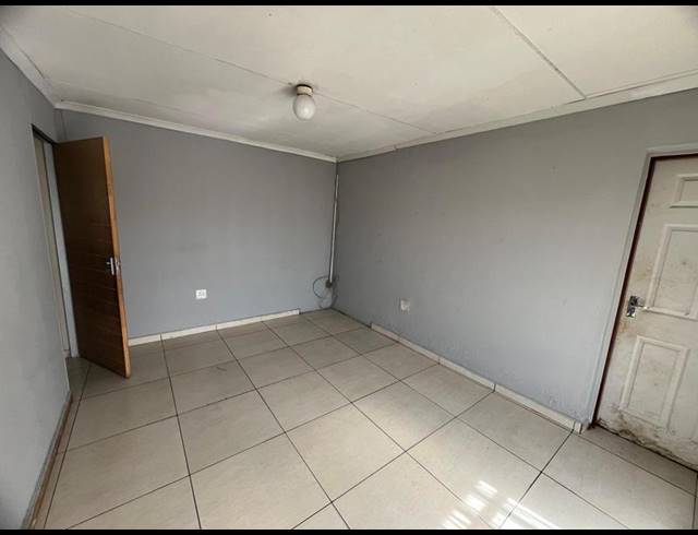 3 BEDROOM HOUSE FOR SALE IN CLOVERDENE